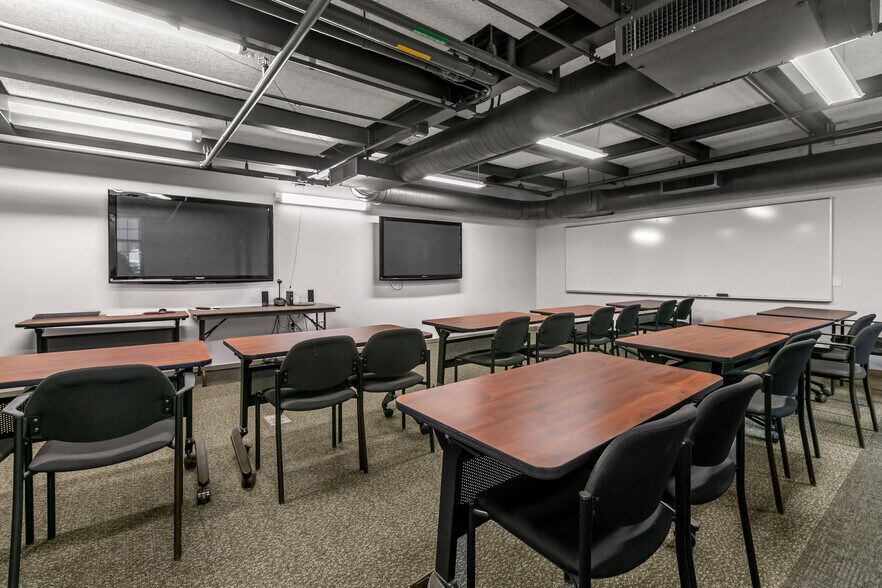 More Photos Of 585 Middlesex St, Lowell Office For Sale