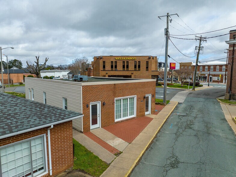 More Photos Of 101 Elm Ave, Louisa General Retail For Lease