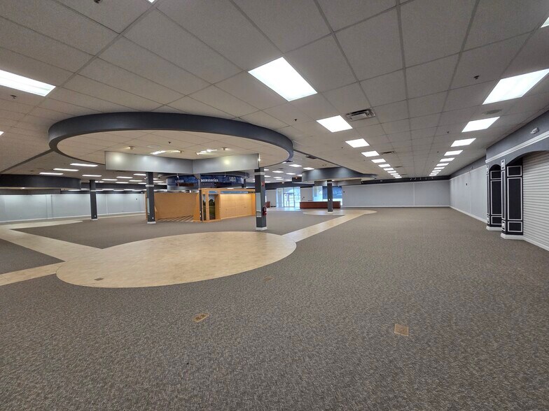 More Photos Of 2622 Scottsville Rd, Bowling Green General Retail For Sale