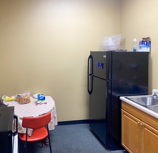 More Photos Of 6805-6835 Cantrell Rd, Little Rock Unknown For Lease