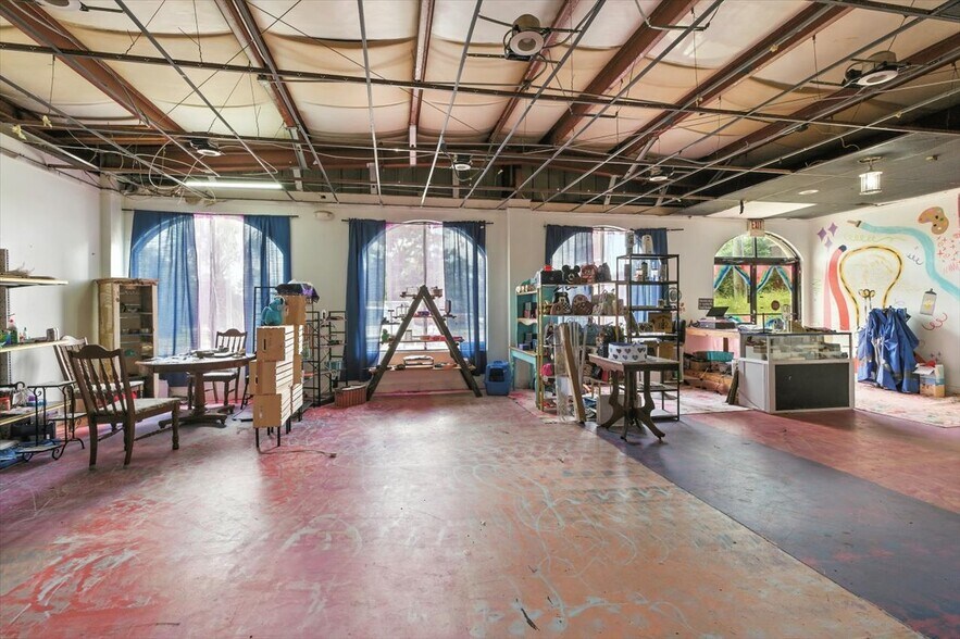 More Photos Of 2122 W Pensacola St, Tallahassee Freestanding For Lease