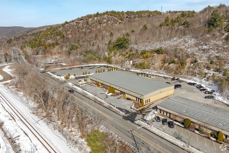 More Photos Of 2200 Thomaston Ave, Waterbury Light Manufacturing For Lease