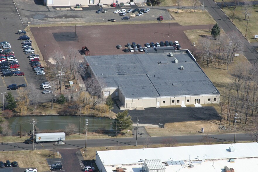More Photos Of 160 Commerce Dr, Montgomeryville Manufacturing For Lease