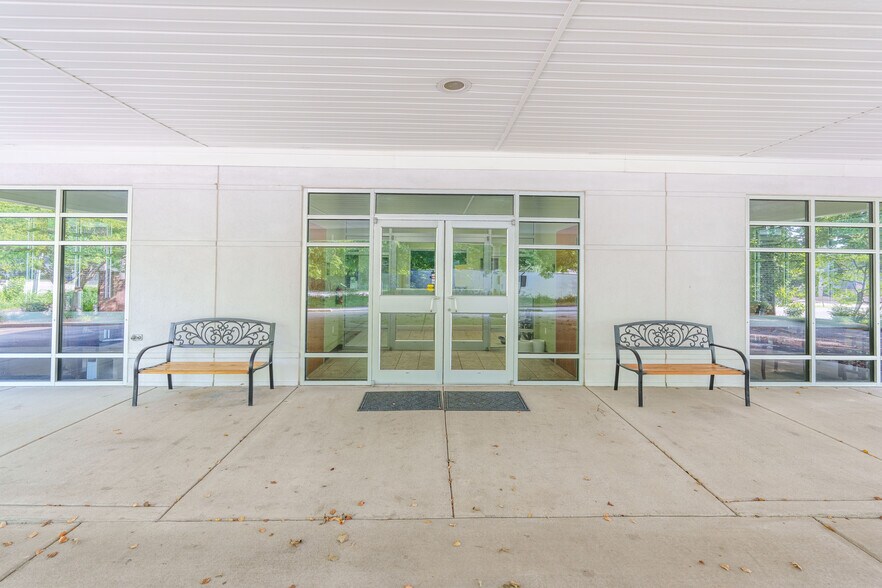 More Photos Of 727 Cox Creek Pky, Florence Healthcare For Sale