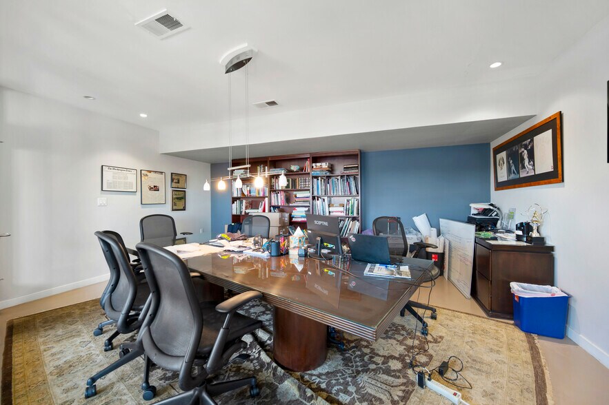 More Photos Of 1905 Brentwood Rd NE, Washington Warehouse For Lease