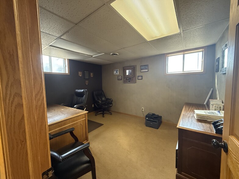 More Photos Of 35 5th Ave, Belle Fourche Office For Sale