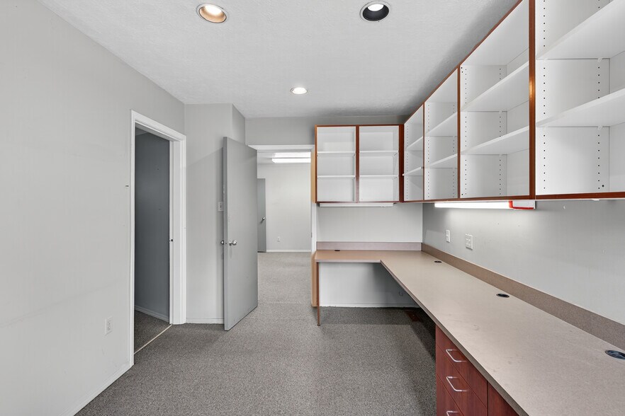More Photos Of 4340 SW 110th Ave, Beaverton Medical For Sale