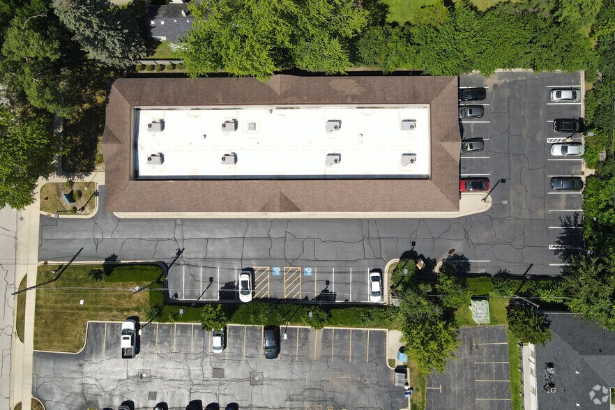 More Photos Of 932 N Wright St, Naperville Office For Lease