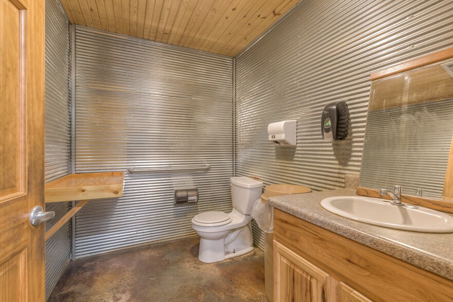 More Photos Of 29301 Hwy 82 Hwy, Park Hill Restaurant For Sale