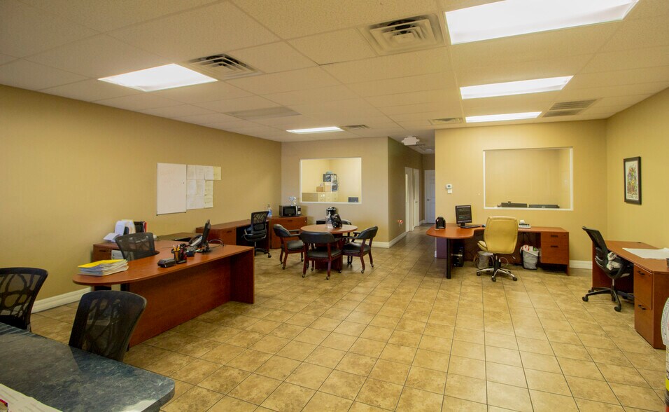 More Photos Of 1005 Snively Ave, Winter Haven Refrigeration Cold Storage For Sale