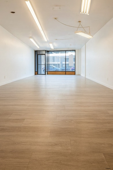 More Photos Of 8515 Whitney Ave, Elmhurst Apartments For Lease