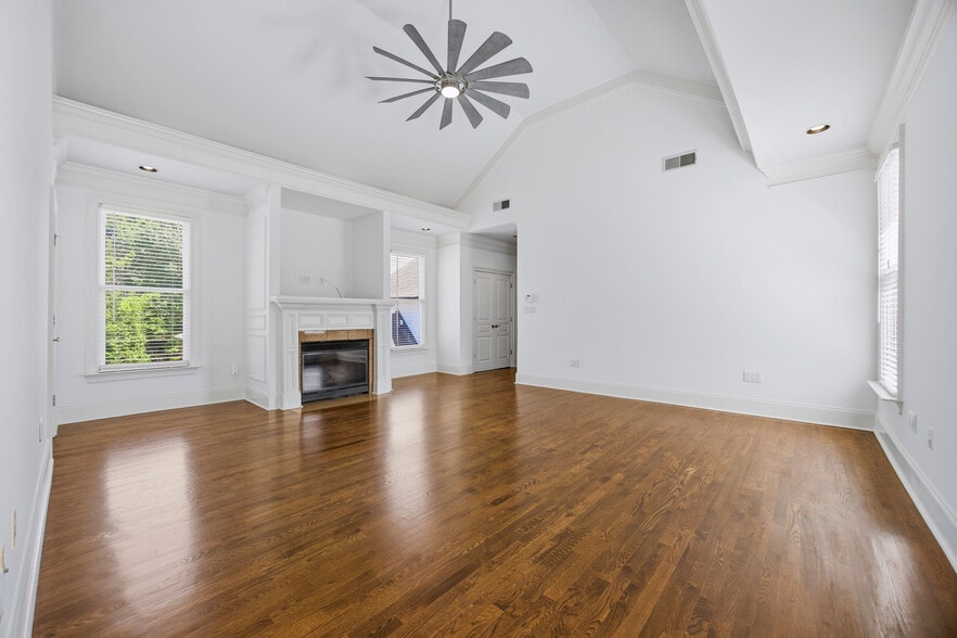 More Photos Of 574 East Ave NE, Atlanta Specialty For Sale
