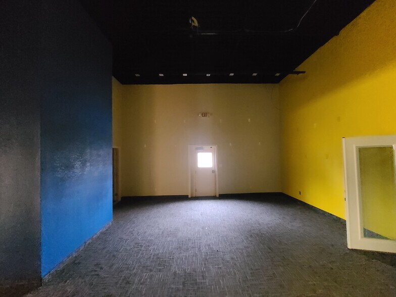 More Photos Of 2360 N Nevada Ave, Minneapolis Warehouse For Sale