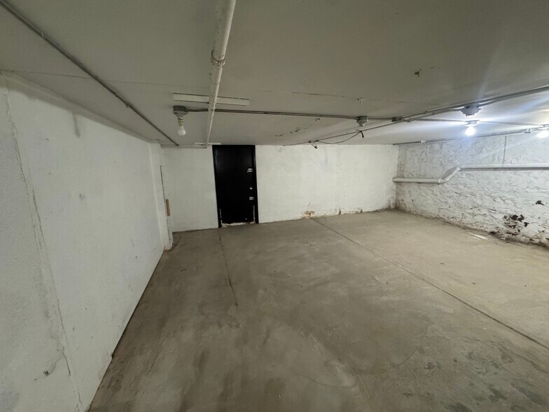 More Photos Of 4517 Bergenline Ave, Union City Storefront Retail Residential For Lease