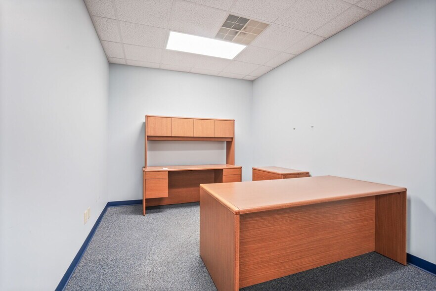 More Photos Of 4000 E Broad St, Whitehall Convenience Store For Sale