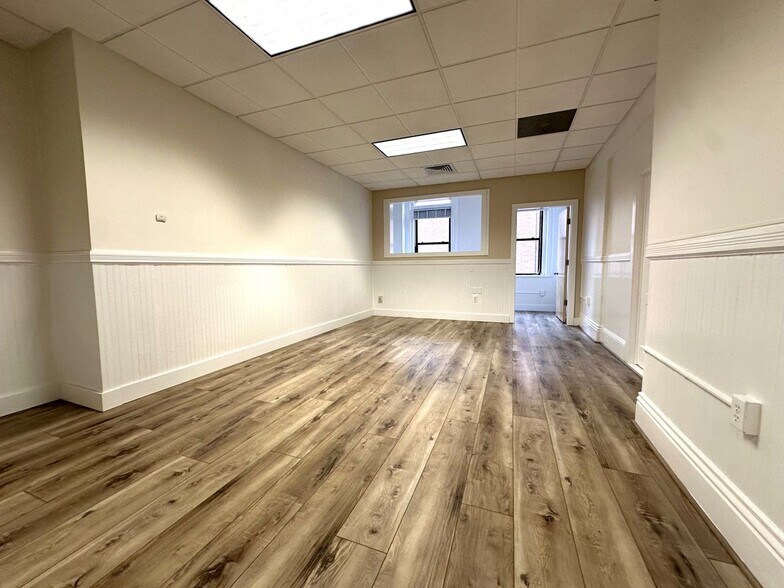 More Photos Of 5 Warren St, Concord Storefront Retail Office For Lease