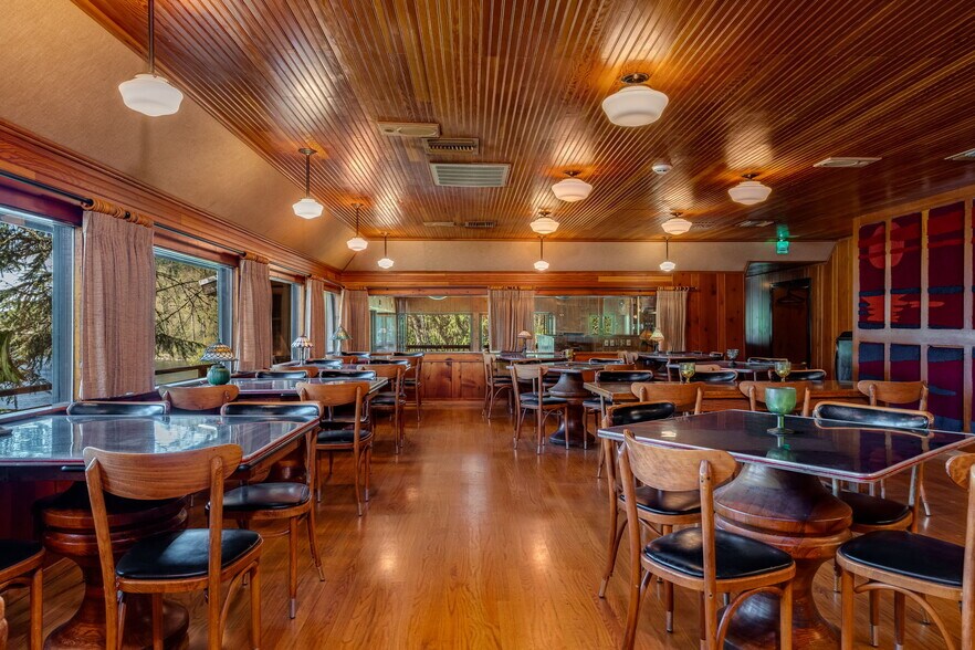 More Photos Of 1325 E Columbia River Hwy, Troutdale Restaurant For Sale