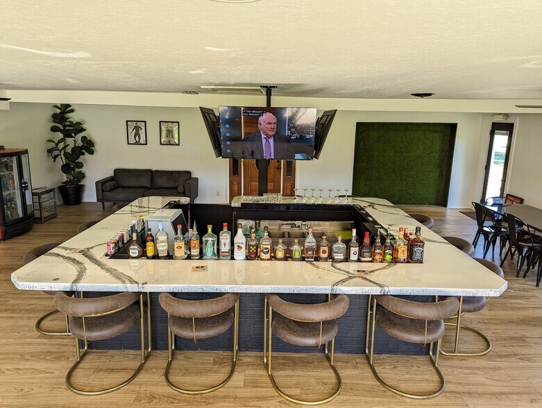 More Photos Of 9273 W 1050 N, Elwood Freestanding For Sale
