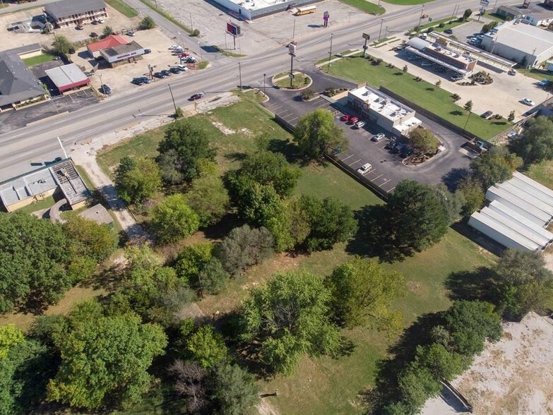 More Photos Of 1210 S Thompson St, Springdale Land For Sale