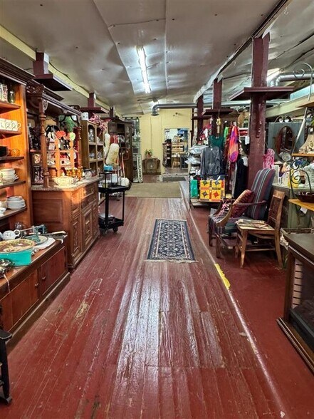 More Photos Of 104 E Railroad Ave, Glendale Freestanding For Sale