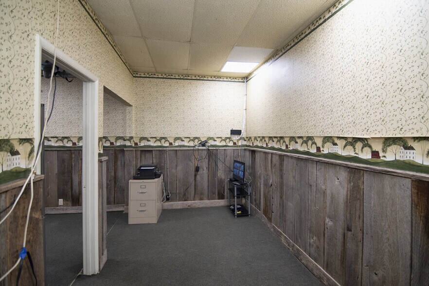 More Photos Of 1931 Alta Dr, Alderson General Retail For Sale