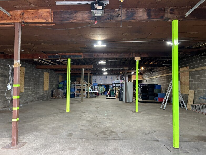 More Photos Of 206 S Main St, Le Sueur Warehouse For Lease