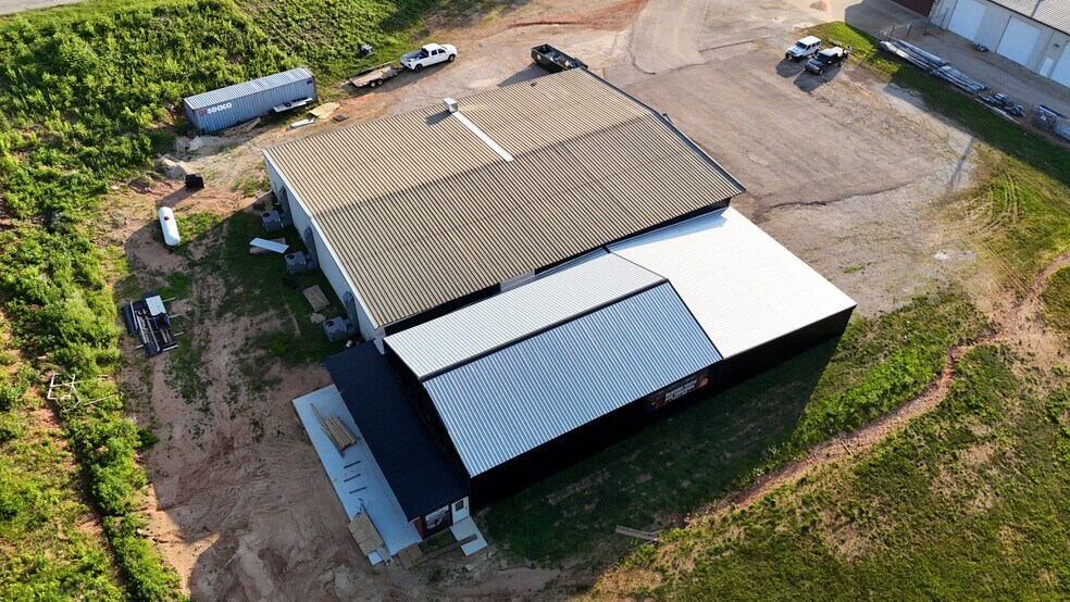 More Photos Of 25 Commercial Dr, Van Buren Restaurant For Sale