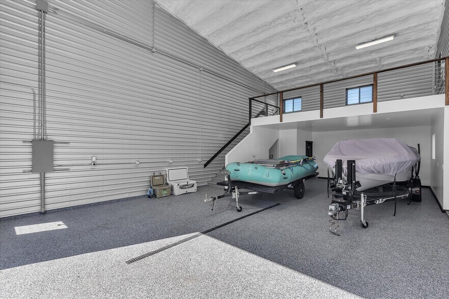 More Photos Of 453 Commerce St, Hayden Office For Sale