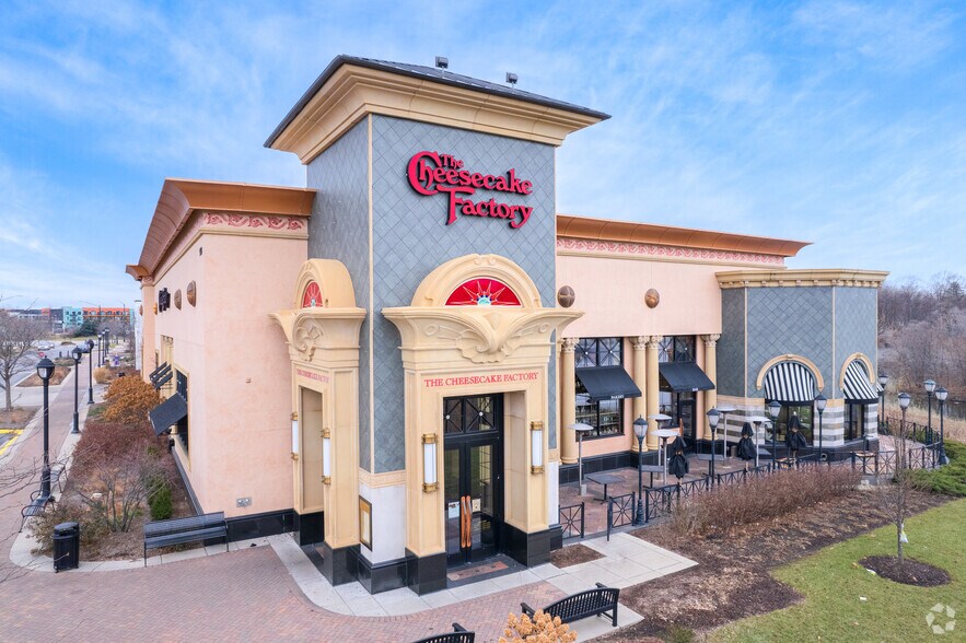 More Photos Of 930 Milwaukee Ave, Lincolnshire Unknown For Lease