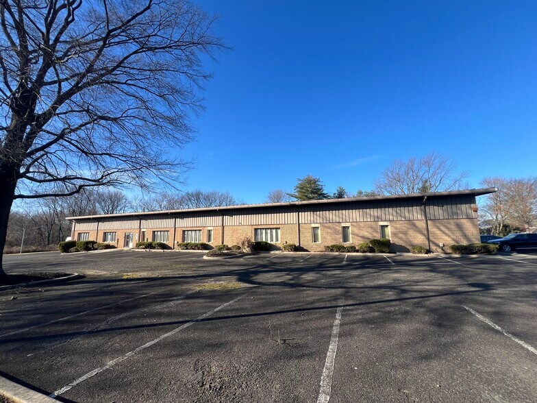 More Photos Of 1274 N Church St, Moorestown Flex For Lease