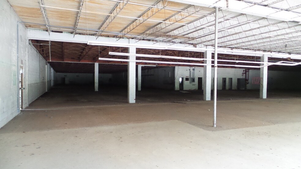 More Photos Of 32256 Highway 43, Thomasville Industrial For Sale