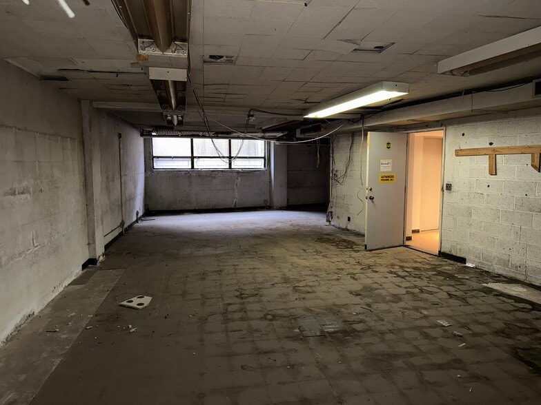 More Photos Of 4 Grace Ave, Great Neck Office For Lease