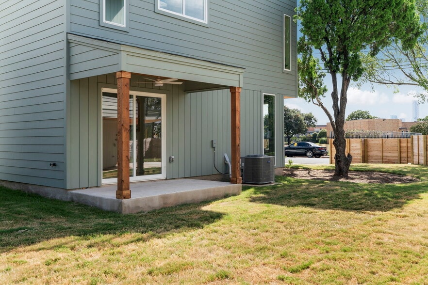 More Photos Of 1167-1169 Bedford St, Austin Apartments For Sale