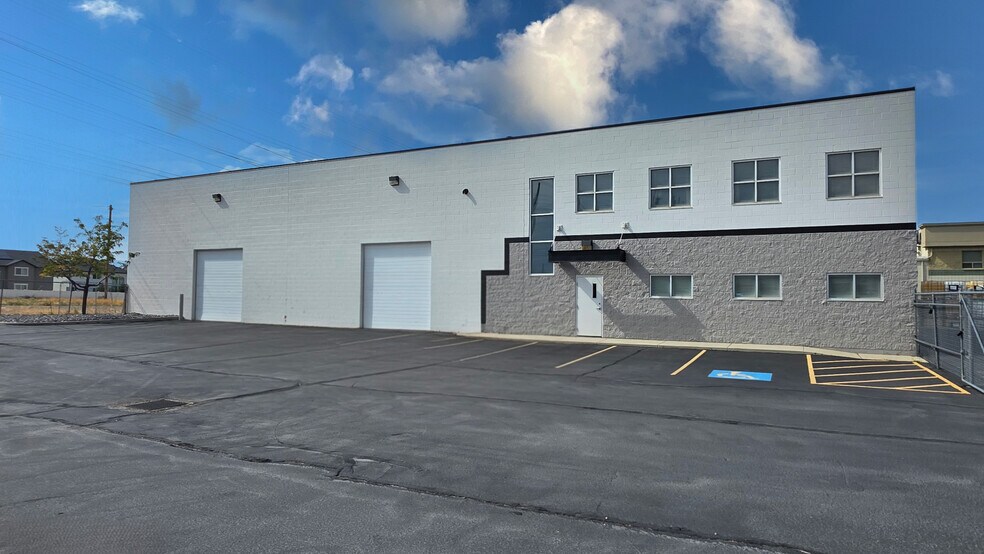 Primary Photo Of 14894 Concord Drive park, Bluffdale Flex For Sale