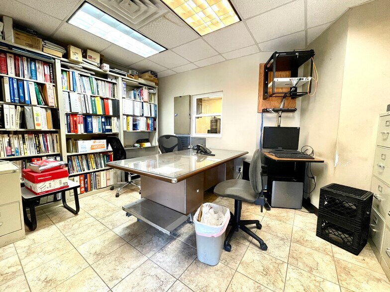 More Photos Of 2004 N University St, Peoria Industrial For Sale