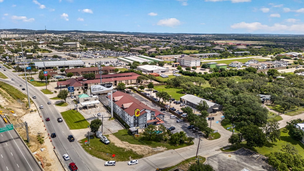 More Photos Of 5319 Casa Bella, San Antonio Hotel For Sale