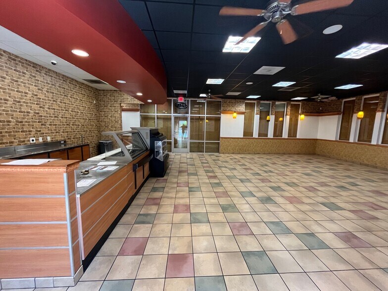 More Photos Of 16088 NE Sandy Blvd, Portland Restaurant For Sale