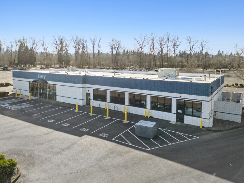 More Photos Of 499 Valley River Ctr, Eugene Health Club For Sale