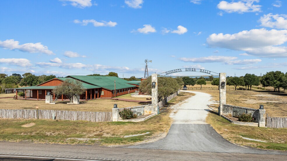 More Photos Of 2692 Highway 105 W, Navasota Specialty For Sale