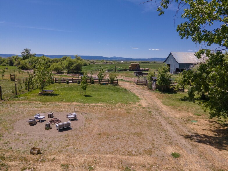 More Photos Of 15682 Highway 395, Lakeview Land For Sale