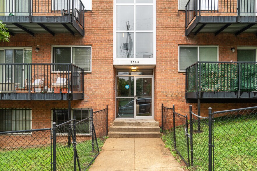 More Photos Of 4950-4952 Benning Rd SE, Washington Apartments For Sale