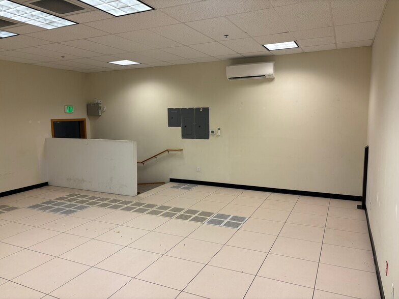 More Photos Of 63056 NE Lower Meadow Dr, Bend Light Distribution For Lease