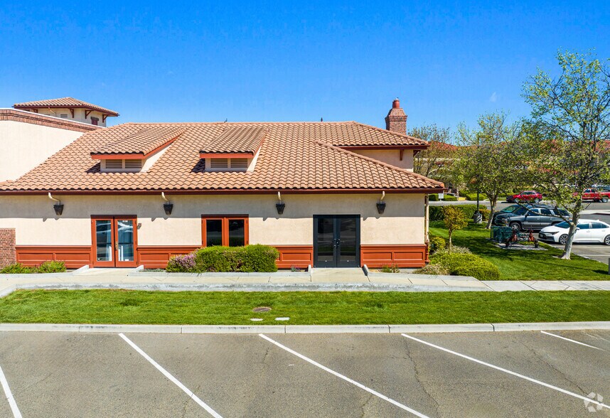 More Photos Of 3120 Hotel Dr, Turlock General Retail For Lease