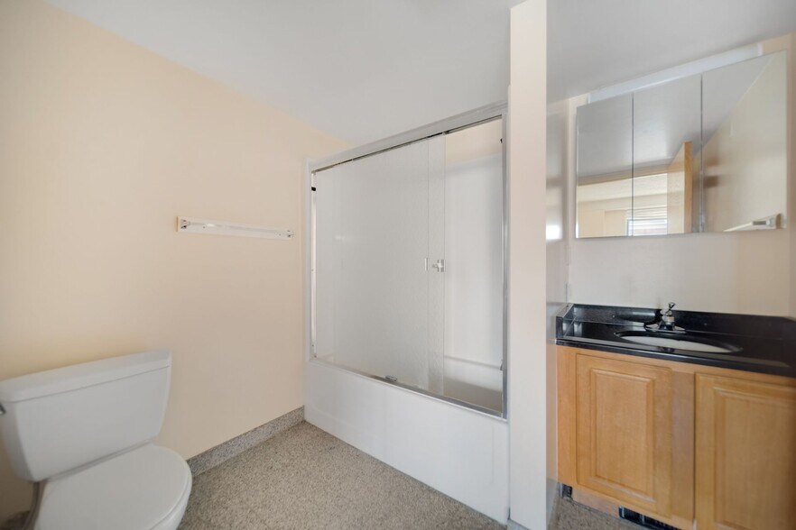 More Photos Of 400 College Ave, Ithaca Apartments For Sale