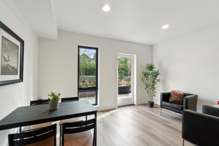 More Photos Of 9736 Greenwood Ave N, Seattle Apartments For Sale