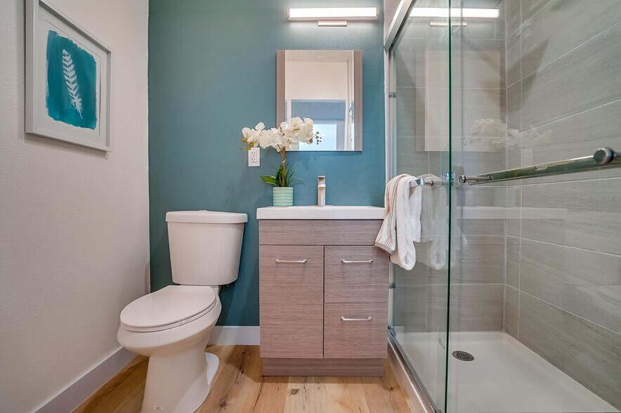More Photos Of 1208 Daisy Ave, Long Beach Apartments For Sale