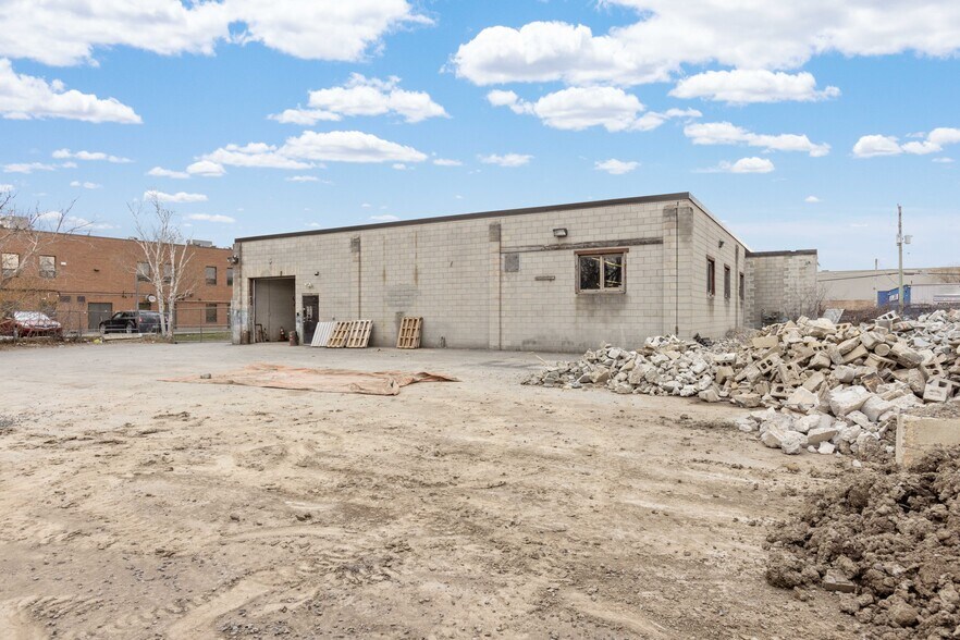 More Photos Of 7 Enterprise Ave, Ottawa Warehouse For Lease