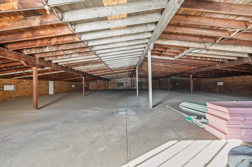 More Photos Of 500 Washington St, Coloma Manufacturing For Lease