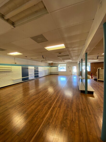 More Photos Of 122-124 Depot St, Gardner Drugstore For Sale