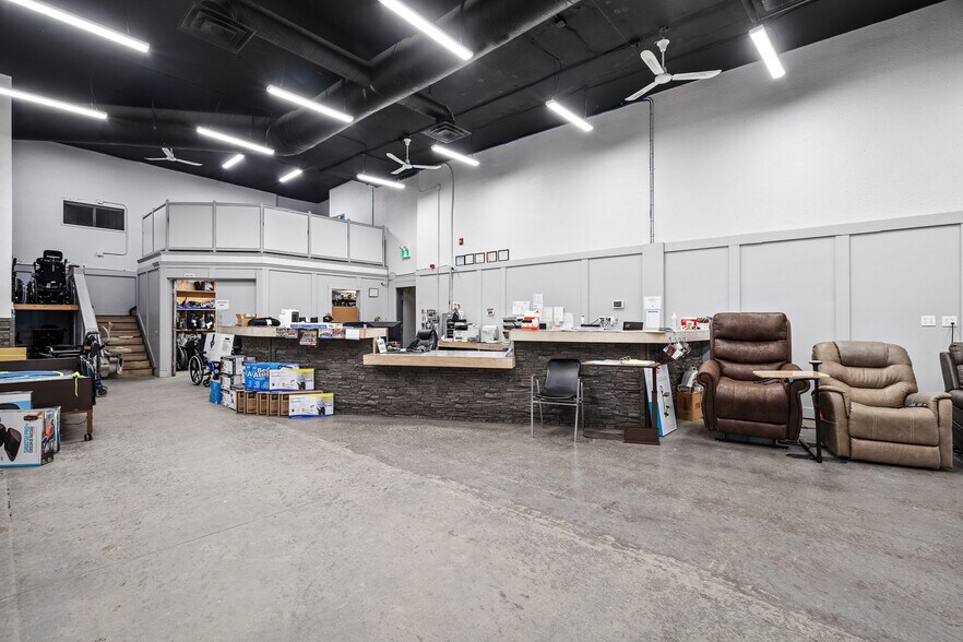 More Photos Of 6601 43 St, Lloydminster Storefront Retail Office For Sale